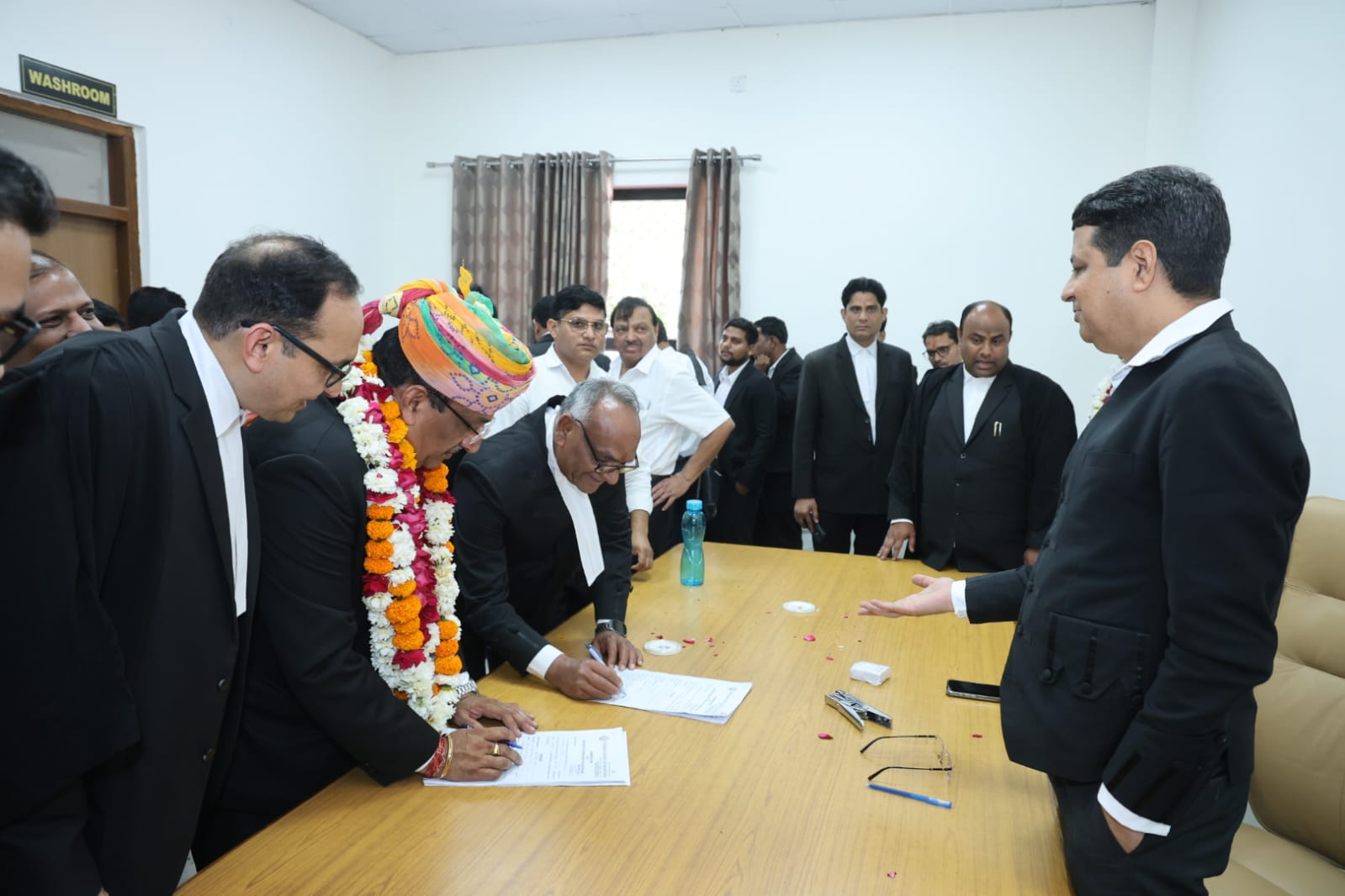 Adv. Rajneesh Gupta
